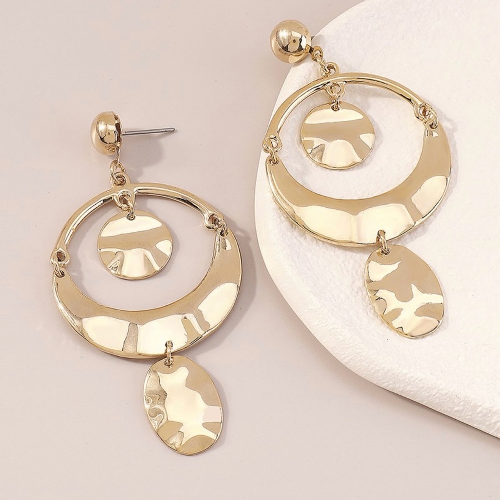 Detailed Pendent Earrings - Gold NWT